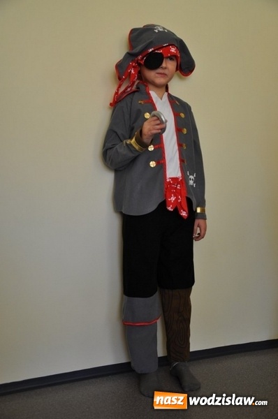 Zdjęcie w galerii na portalu naszwodzislaw.com: Całoroczna wypożyczalnia stroj&oacute;w karnawałowych w Crazy Club wiadomości z regionu