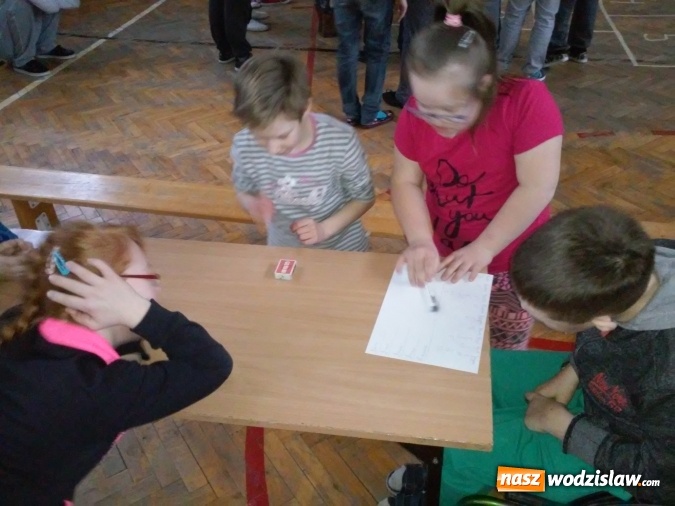 Zdjęcie w galerii na portalu naszwodzislaw.com: Zagrali w dawne gry i zabawy  wiadomości z regionu