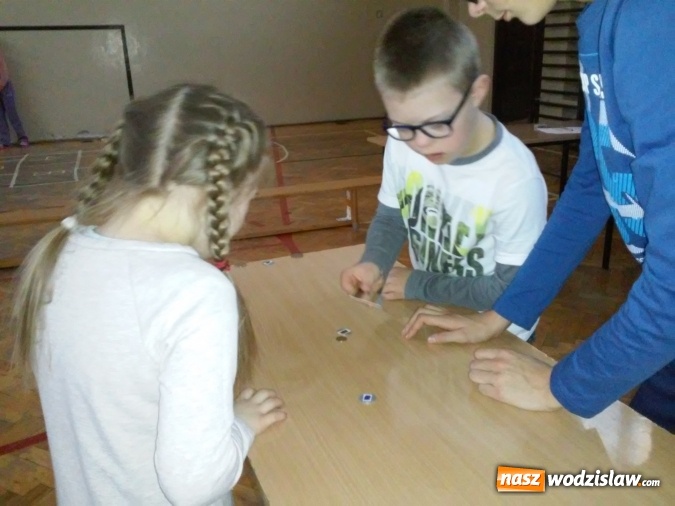 Zdjęcie w galerii na portalu naszwodzislaw.com: Zagrali w dawne gry i zabawy  wiadomości z regionu