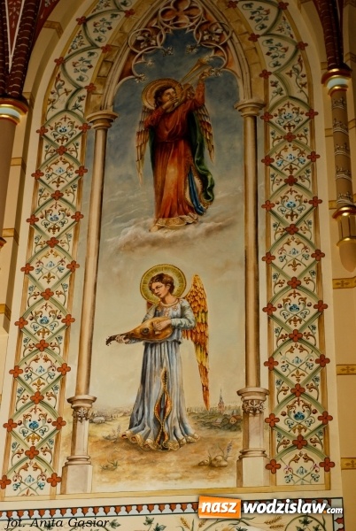 Zdjęcie w galerii na portalu naszwodzislaw.com: Dawne malowidła powróciły na ściany prezbiterium kościoła pw. św. Jerzego w Rydułtowach wiadomości z regionu