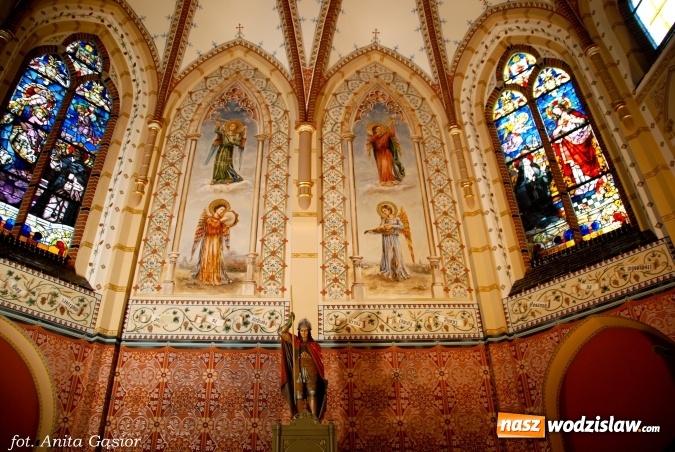 Zdjęcie w galerii na portalu naszwodzislaw.com: Dawne malowidła powróciły na ściany prezbiterium kościoła pw. św. Jerzego w Rydułtowach wiadomości z regionu