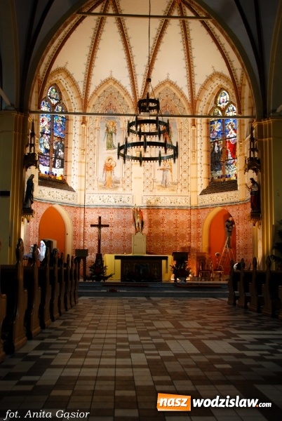 Zdjęcie w galerii na portalu naszwodzislaw.com: Dawne malowidła powróciły na ściany prezbiterium kościoła pw. św. Jerzego w Rydułtowach wiadomości z regionu