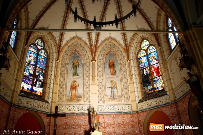 Zdjęcie w galerii na portalu naszwodzislaw.com: Dawne malowidła powróciły na ściany prezbiterium kościoła pw. św. Jerzego w Rydułtowach wiadomości z regionu