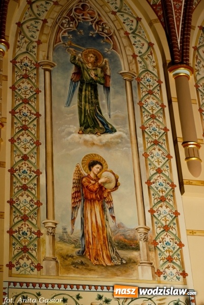 Zdjęcie w galerii na portalu naszwodzislaw.com: Dawne malowidła powróciły na ściany prezbiterium kościoła pw. św. Jerzego w Rydułtowach wiadomości z regionu