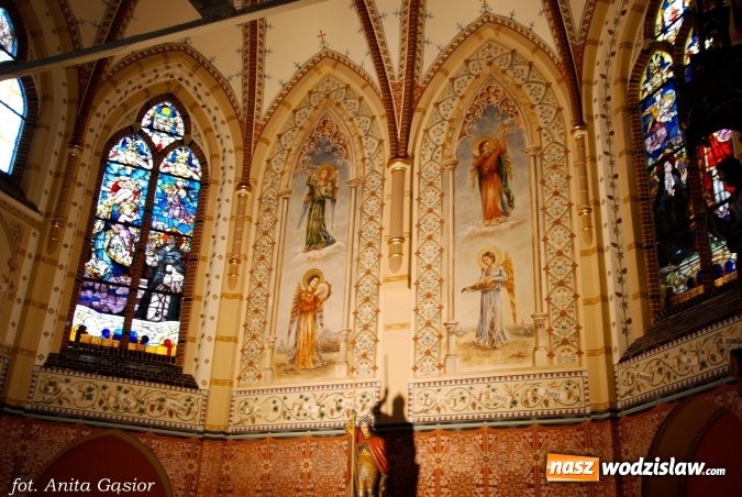 Zdjęcie w galerii na portalu naszwodzislaw.com: Dawne malowidła powróciły na ściany prezbiterium kościoła pw. św. Jerzego w Rydułtowach wiadomości z regionu