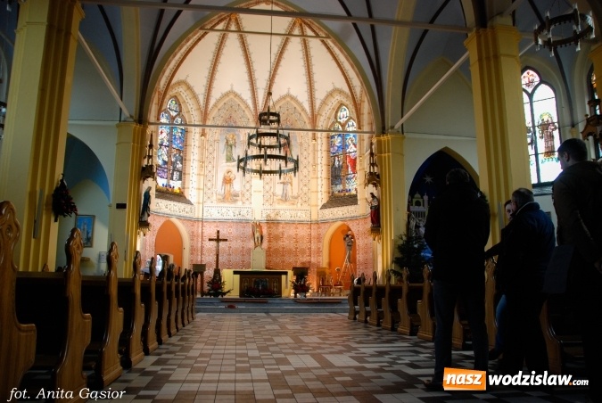 Zdjęcie w galerii na portalu naszwodzislaw.com: Dawne malowidła powróciły na ściany prezbiterium kościoła pw. św. Jerzego w Rydułtowach wiadomości z regionu