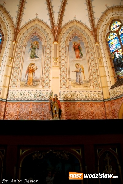 Zdjęcie w galerii na portalu naszwodzislaw.com: Dawne malowidła powróciły na ściany prezbiterium kościoła pw. św. Jerzego w Rydułtowach wiadomości z regionu