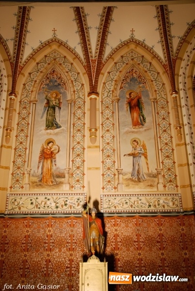 Zdjęcie w galerii na portalu naszwodzislaw.com: Dawne malowidła powróciły na ściany prezbiterium kościoła pw. św. Jerzego w Rydułtowach wiadomości z regionu