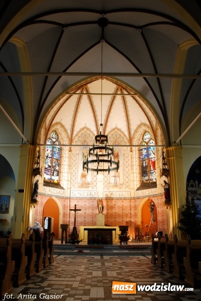 Zdjęcie w galerii na portalu naszwodzislaw.com: Dawne malowidła powróciły na ściany prezbiterium kościoła pw. św. Jerzego w Rydułtowach wiadomości z regionu