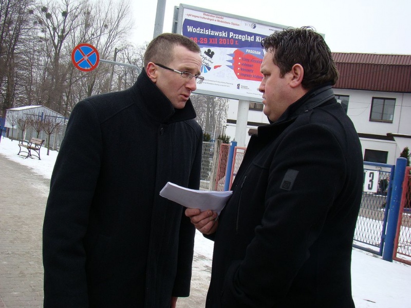 Zdjęcie w galerii na portalu naszwodzislaw.com: Gwizdy i buczenie w magistracie wiadomości z regionu