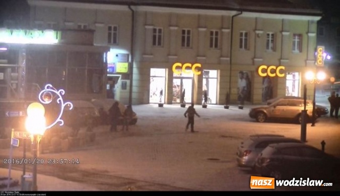 Zdjęcie w galerii na portalu naszwodzislaw.com: Monitoring znów pomocny. Tym razem oko kamery zarejestrowało bójkę na Rynku  wiadomości z regionu
