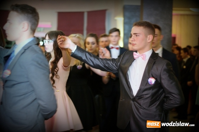 Zdjęcie w galerii na portalu naszwodzislaw.com: Bal maturalny wodzisławskiej Budowlanki w Radlinie wiadomości z regionu
