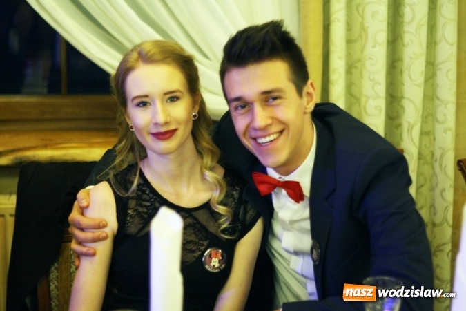 Zdjęcie w galerii na portalu naszwodzislaw.com: Studniówka 2016: Maturzyści z II LO bawili się w Dworku nad Stawem wiadomości z regionu