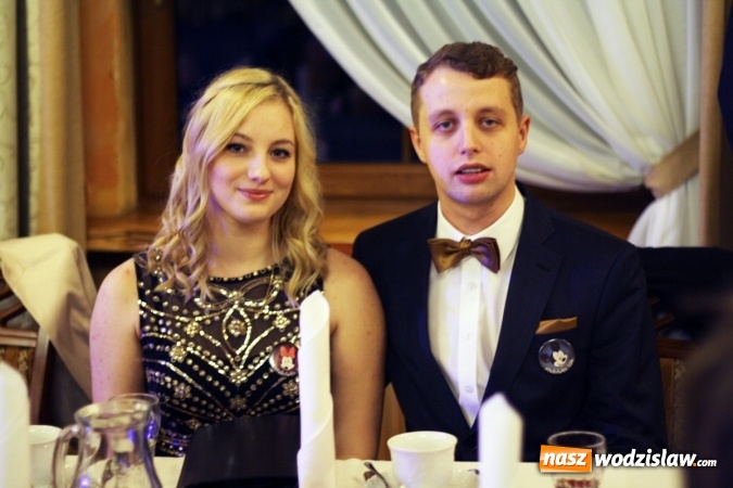 Zdjęcie w galerii na portalu naszwodzislaw.com: Studniówka 2016: Maturzyści z II LO bawili się w Dworku nad Stawem wiadomości z regionu