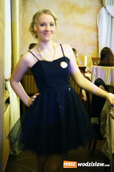 Zdjęcie w galerii na portalu naszwodzislaw.com: Studniówka 2016: Maturzyści z II LO bawili się w Dworku nad Stawem wiadomości z regionu