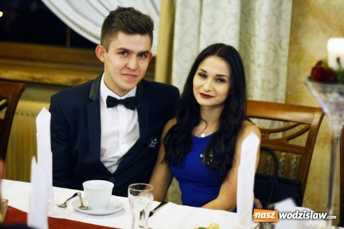 Zdjęcie w galerii na portalu naszwodzislaw.com: Studniówka 2016: Maturzyści z II LO bawili się w Dworku nad Stawem wiadomości z regionu