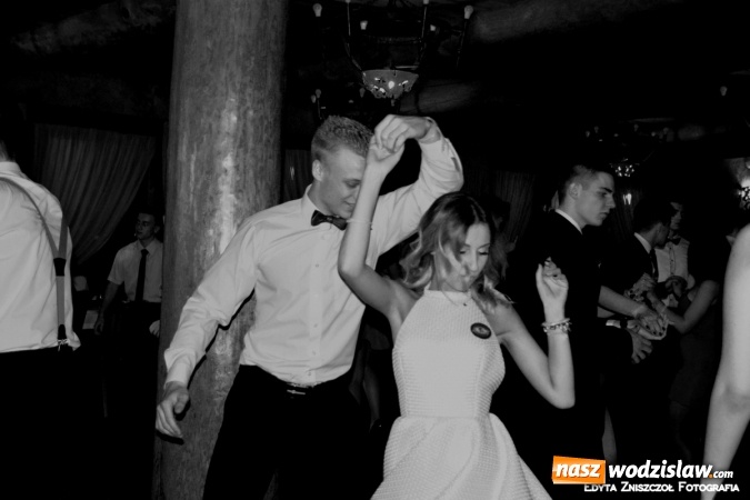 Zdjęcie w galerii na portalu naszwodzislaw.com: Studniówka 2016: Maturzyści z II LO bawili się w Dworku nad Stawem wiadomości z regionu