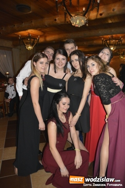 Zdjęcie w galerii na portalu naszwodzislaw.com: Studniówka 2016: Maturzyści z II LO bawili się w Dworku nad Stawem wiadomości z regionu