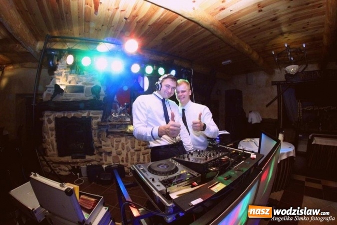 Zdjęcie w galerii na portalu naszwodzislaw.com: Studniówka 2016: Maturzyści z II LO bawili się w Dworku nad Stawem wiadomości z regionu