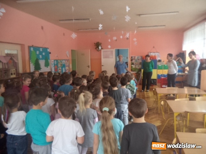 Zdjęcie w galerii na portalu naszwodzislaw.com: Babcie z okazji swojego święta przeczytały wnukom bajkę  wiadomości z regionu