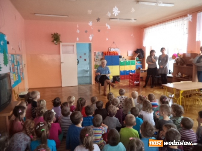 Zdjęcie w galerii na portalu naszwodzislaw.com: Babcie z okazji swojego święta przeczytały wnukom bajkę  wiadomości z regionu