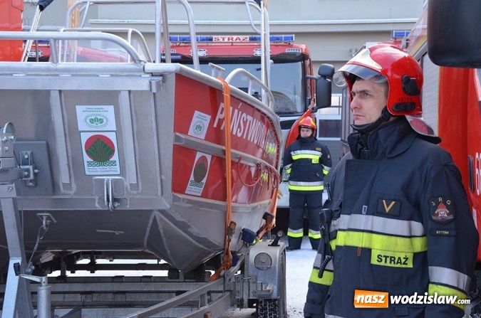 Zdjęcie w galerii na portalu naszwodzislaw.com: WFOŚiGW w Katowicach: Nowy samochód ratowniczo-gaśniczy trafił do wodzisławskiej komendy wiadomości z regionu