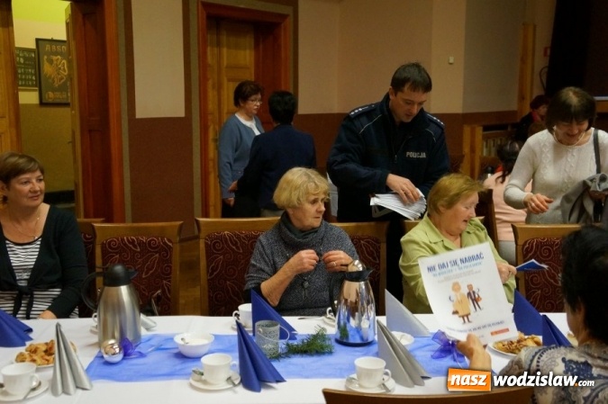 Zdjęcie w galerii na portalu naszwodzislaw.com: Policjanci udzielili rad wodzisławskim seniorom wiadomości z regionu