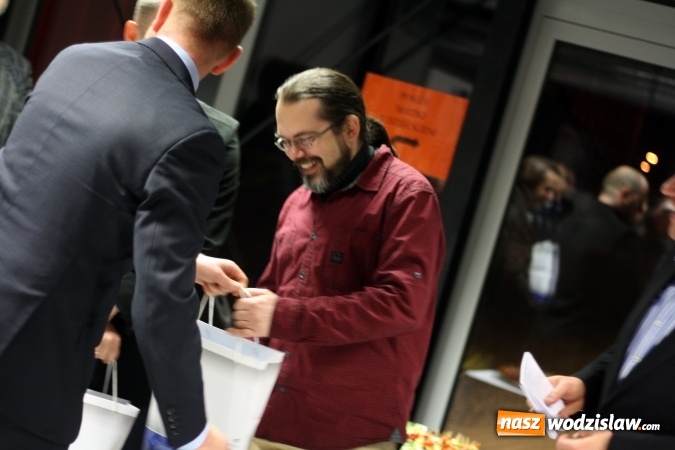 Zdjęcie w galerii na portalu naszwodzislaw.com: Obrazy współczesnych surrealistów zobaczysz na Trzech Wzgórzach wiadomości z regionu