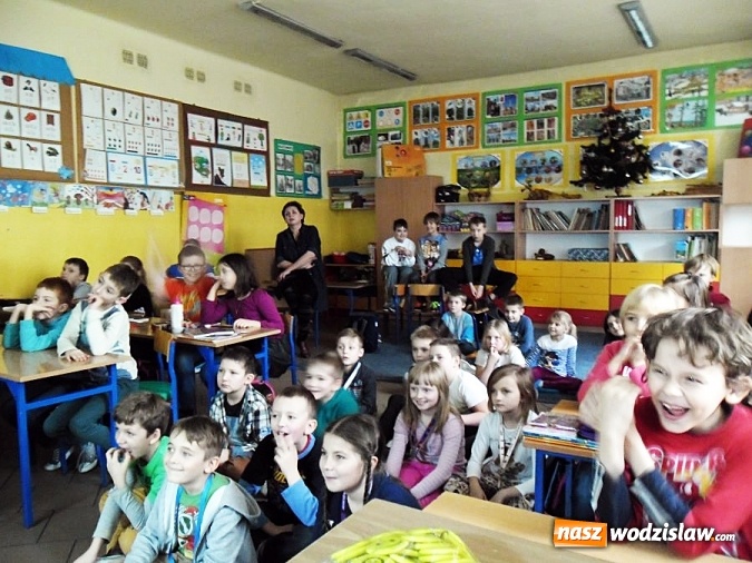 Zdjęcie w galerii na portalu naszwodzislaw.com: Policjanci przeprowadzili kolejne spotkania z najmłodszymi  wiadomości z regionu