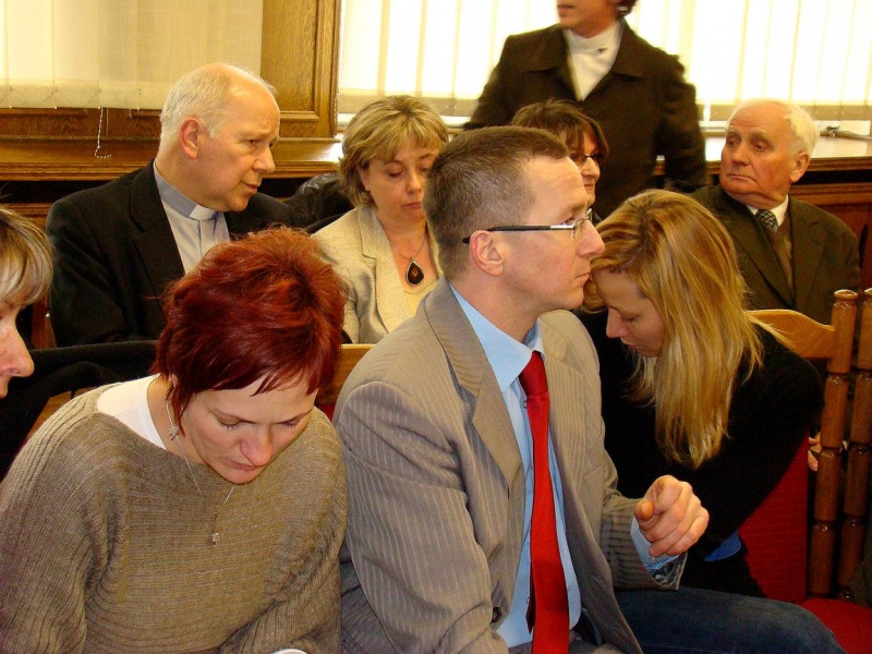 Zdjęcie w galerii na portalu naszwodzislaw.com: Radny Adam Króliczek: potrzeba czasu wiadomości z regionu