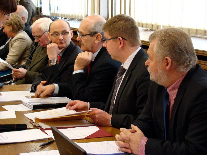 Zdjęcie w galerii na portalu naszwodzislaw.com: Radny Adam Króliczek: potrzeba czasu wiadomości z regionu