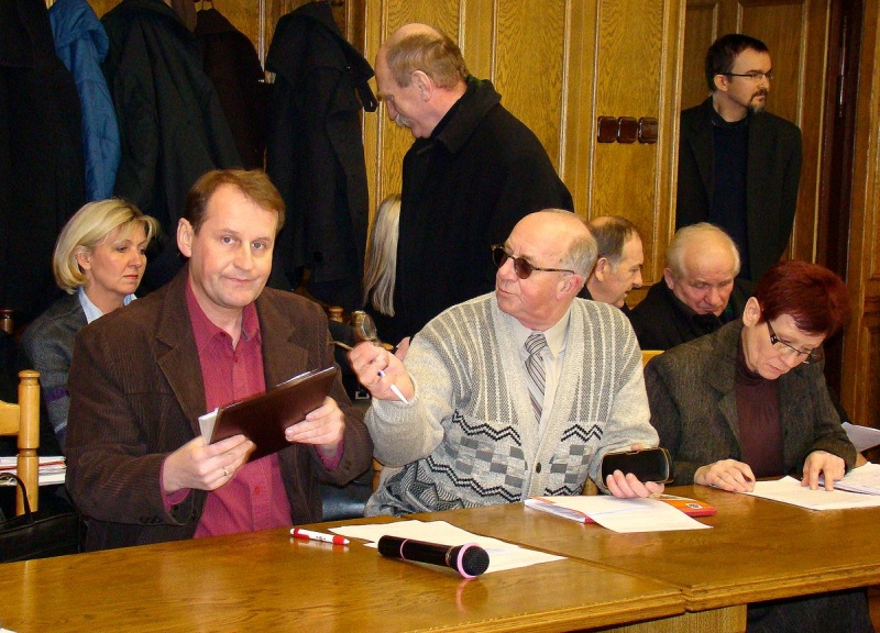 Zdjęcie w galerii na portalu naszwodzislaw.com: Radny Adam Króliczek: potrzeba czasu wiadomości z regionu