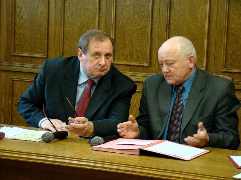 Zdjęcie w galerii na portalu naszwodzislaw.com: Radny Adam Króliczek: potrzeba czasu wiadomości z regionu