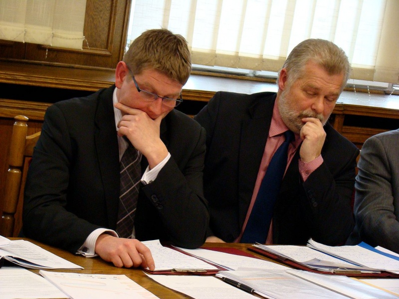 Zdjęcie w galerii na portalu naszwodzislaw.com: Radny Adam Króliczek: potrzeba czasu wiadomości z regionu