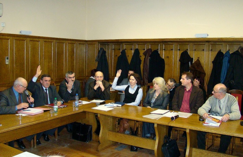 Zdjęcie w galerii na portalu naszwodzislaw.com: Radny Adam Króliczek: potrzeba czasu wiadomości z regionu