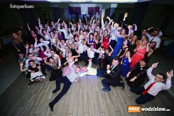 Zdjęcie w galerii na portalu naszwodzislaw.com: Maturzyści z Tischnera bawili się w radlińskim Premium wiadomości z regionu