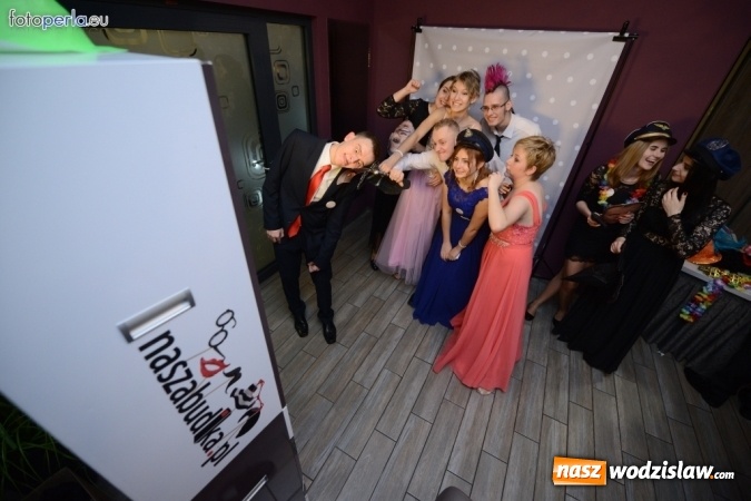 Zdjęcie w galerii na portalu naszwodzislaw.com: Maturzyści z Tischnera bawili się w radlińskim Premium wiadomości z regionu