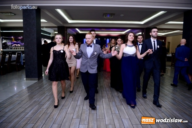 Zdjęcie w galerii na portalu naszwodzislaw.com: Maturzyści z Tischnera bawili się w radlińskim Premium wiadomości z regionu