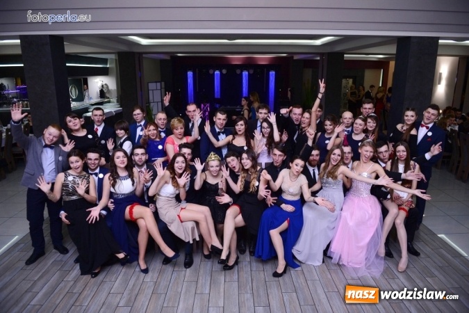 Zdjęcie w galerii na portalu naszwodzislaw.com: Maturzyści z Tischnera bawili się w radlińskim Premium wiadomości z regionu