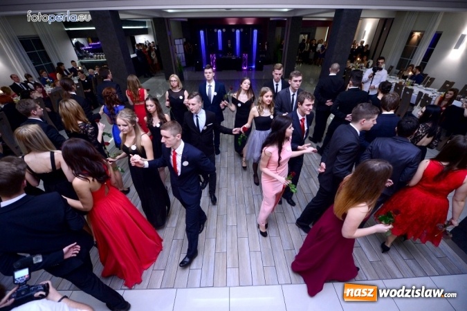 Zdjęcie w galerii na portalu naszwodzislaw.com: Maturzyści z Tischnera bawili się w radlińskim Premium wiadomości z regionu