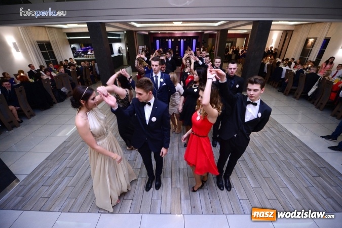 Zdjęcie w galerii na portalu naszwodzislaw.com: Maturzyści z Tischnera bawili się w radlińskim Premium wiadomości z regionu