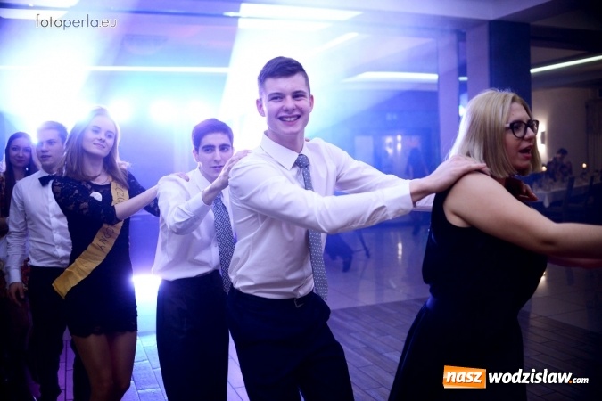 Zdjęcie w galerii na portalu naszwodzislaw.com: Maturzyści z Tischnera bawili się w radlińskim Premium wiadomości z regionu