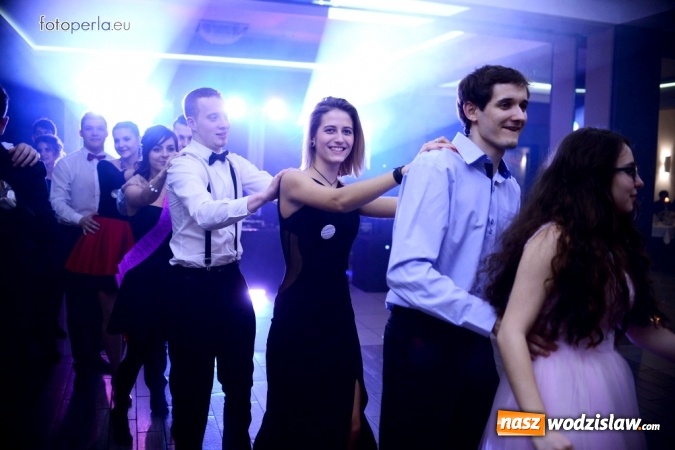 Zdjęcie w galerii na portalu naszwodzislaw.com: Maturzyści z Tischnera bawili się w radlińskim Premium wiadomości z regionu