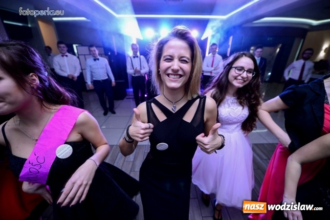 Zdjęcie w galerii na portalu naszwodzislaw.com: Maturzyści z Tischnera bawili się w radlińskim Premium wiadomości z regionu