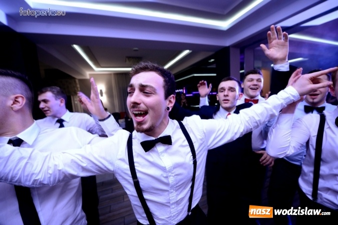 Zdjęcie w galerii na portalu naszwodzislaw.com: Maturzyści z Tischnera bawili się w radlińskim Premium wiadomości z regionu