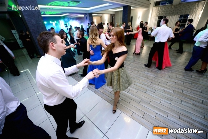 Zdjęcie w galerii na portalu naszwodzislaw.com: Maturzyści z Tischnera bawili się w radlińskim Premium wiadomości z regionu