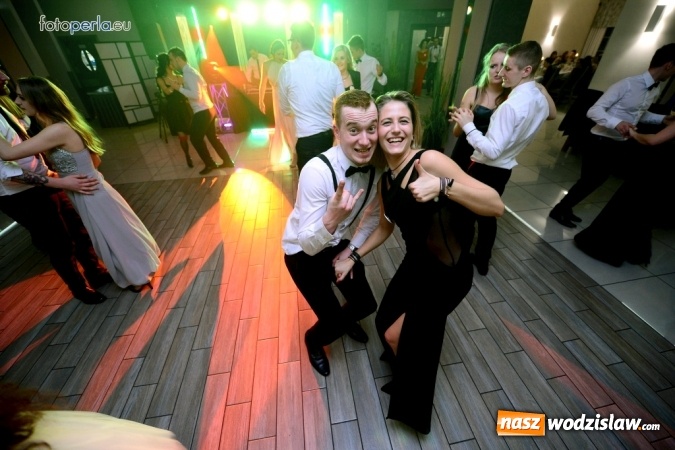 Zdjęcie w galerii na portalu naszwodzislaw.com: Maturzyści z Tischnera bawili się w radlińskim Premium wiadomości z regionu