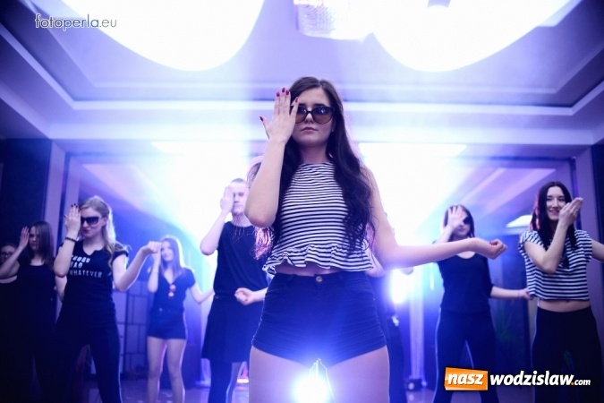 Zdjęcie w galerii na portalu naszwodzislaw.com: Maturzyści z Tischnera bawili się w radlińskim Premium wiadomości z regionu