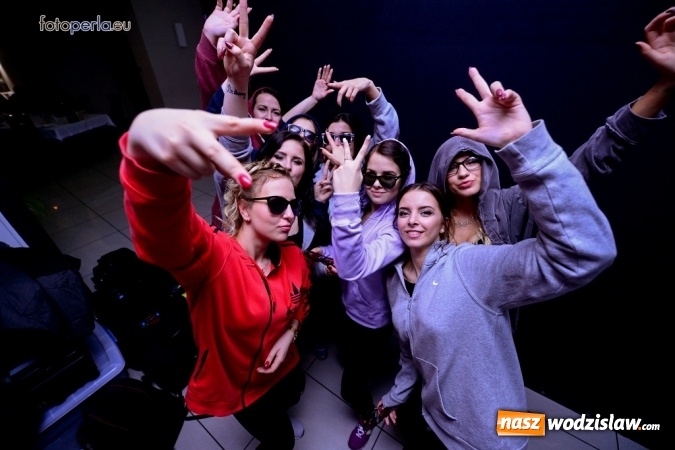 Zdjęcie w galerii na portalu naszwodzislaw.com: Maturzyści z Tischnera bawili się w radlińskim Premium wiadomości z regionu