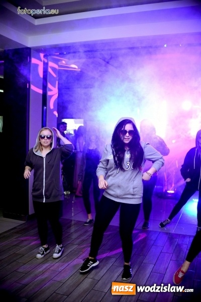 Zdjęcie w galerii na portalu naszwodzislaw.com: Maturzyści z Tischnera bawili się w radlińskim Premium wiadomości z regionu